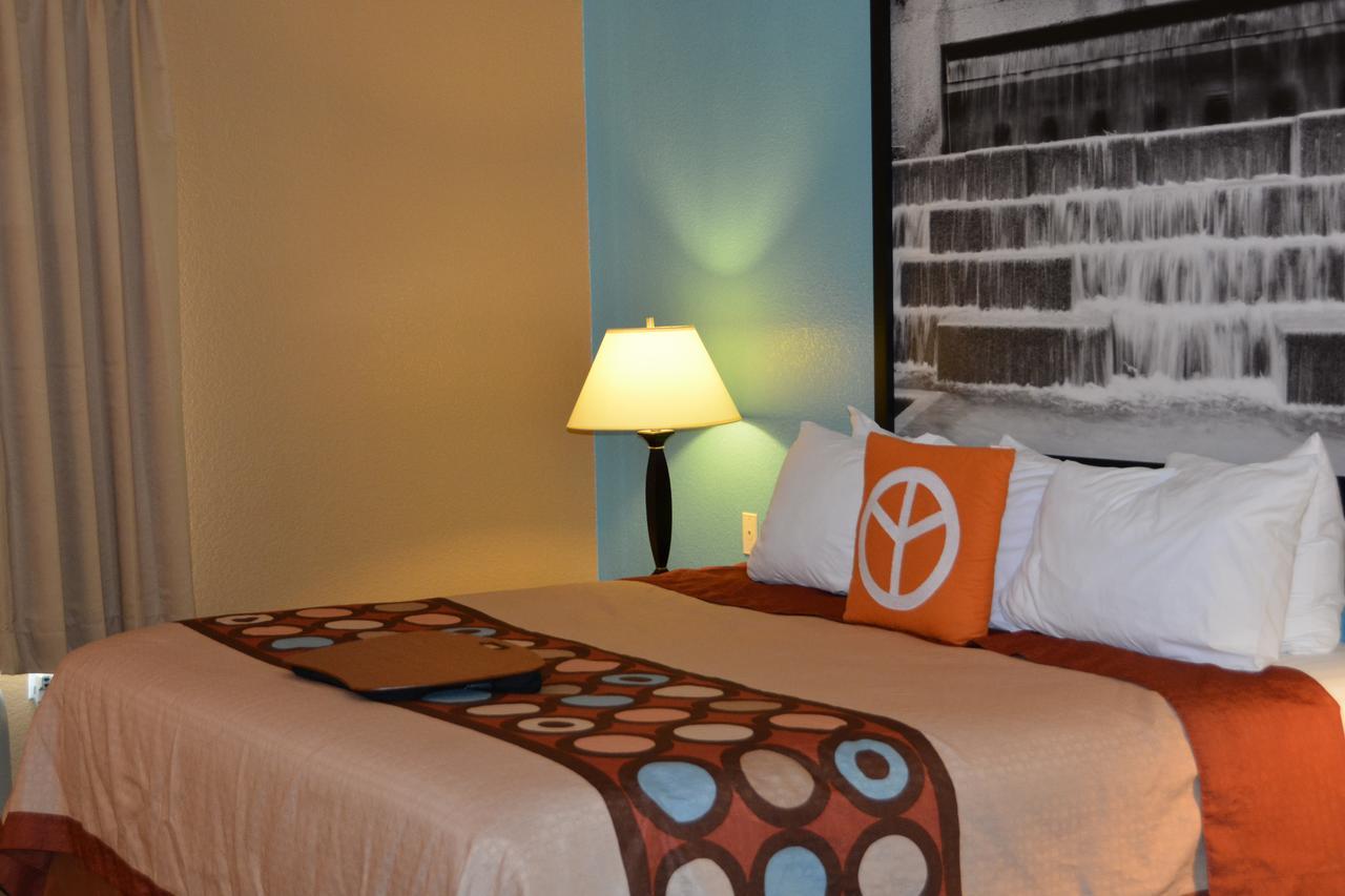 Super 8 By Wyndham Austin/Airport South Hotel Eksteriør billede