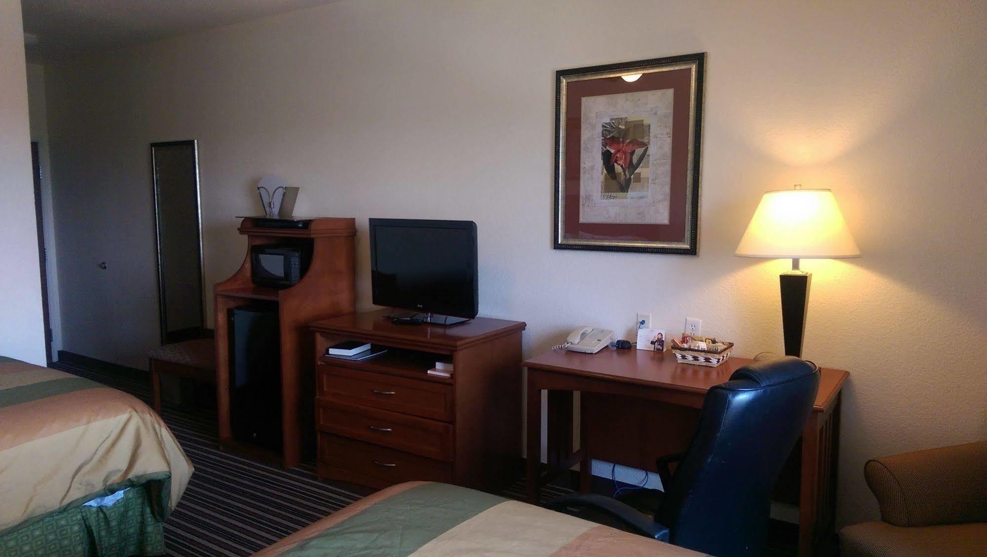 Super 8 By Wyndham Austin/Airport South Hotel Eksteriør billede