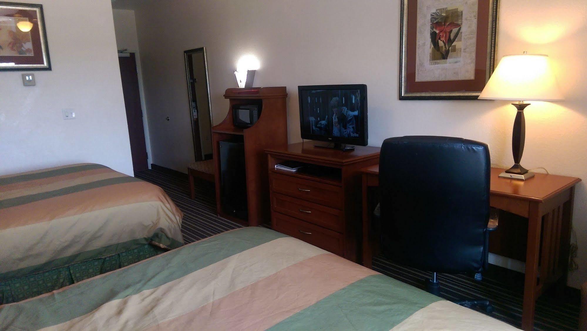 Super 8 By Wyndham Austin/Airport South Hotel Eksteriør billede